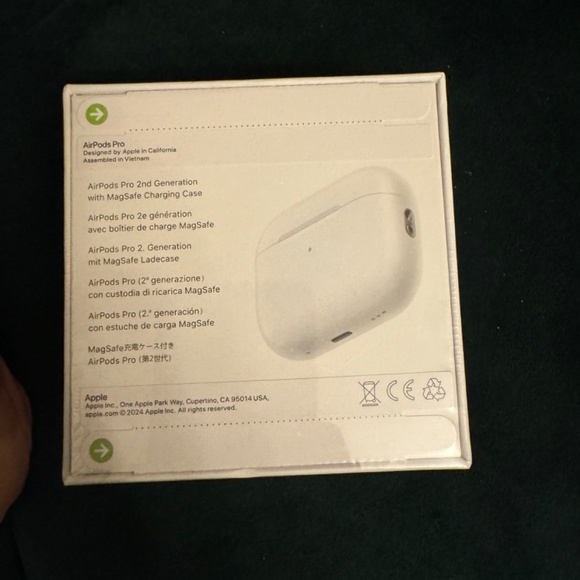 AirPod pros 2nd generation - Picture 2 of 3